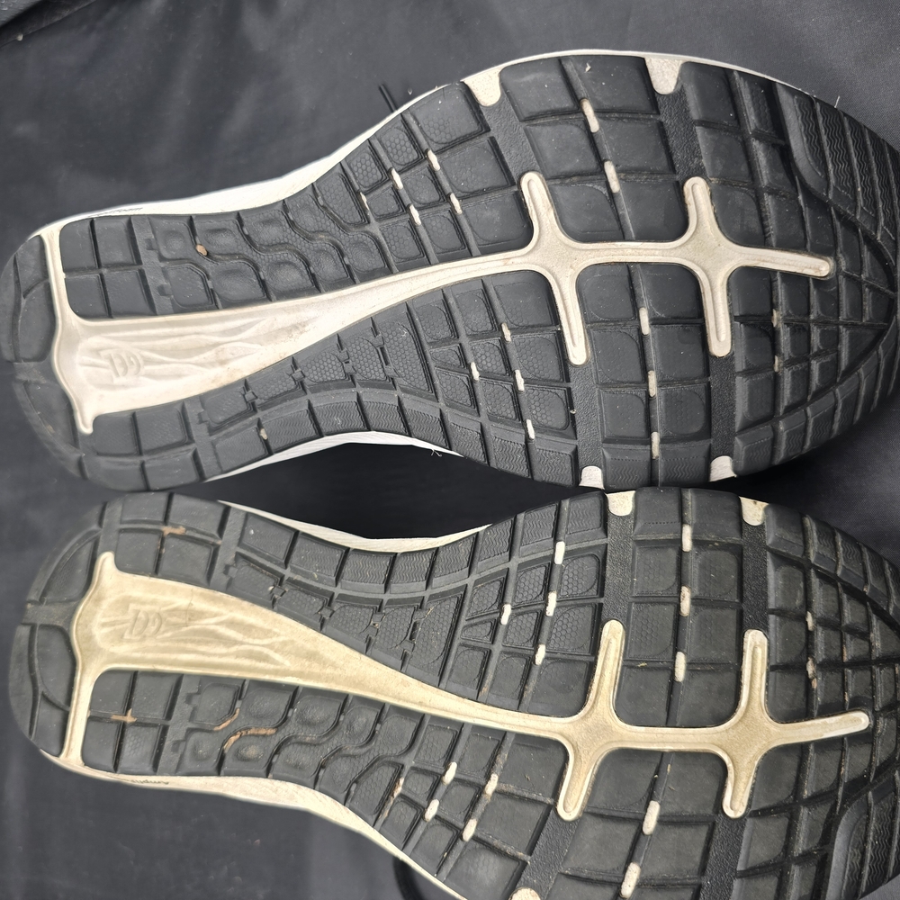ASICS Black Running Shoes‎ - Picture 8 of 8